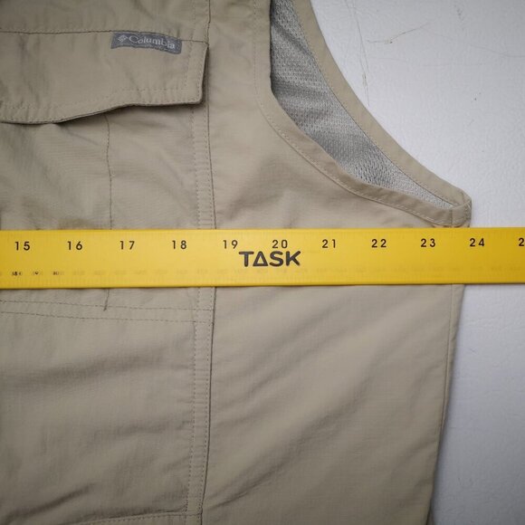 Columbia Men's Size Large Light Tan Omni Shade Sun Protection Vest - Picture 6 of 11